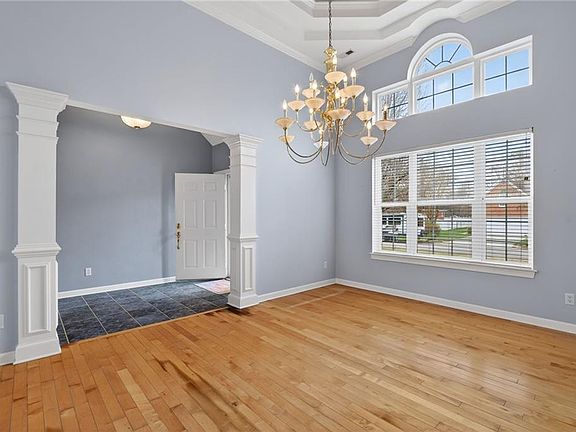 3rd image of 1327 Laurel Ridge Ln