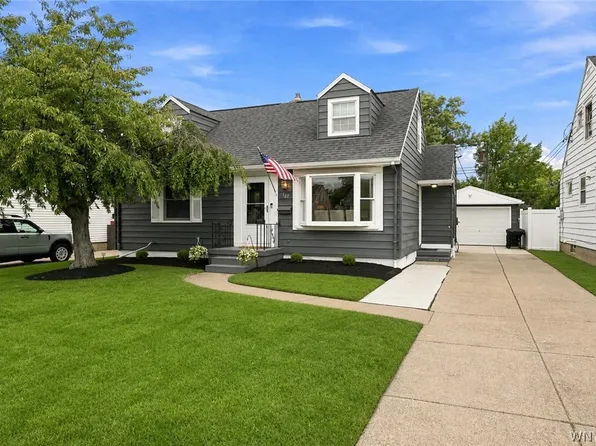 127 Briarhurst Dr, Tonawanda, NY 14150