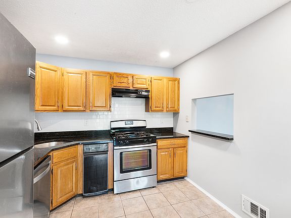4th image of 189 Irving Pl #189