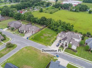 202 Dunnottar Pl, Lafayette, LA 70503