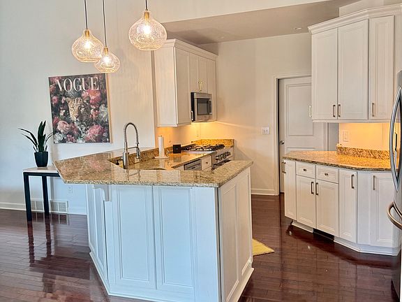5th image of 4300-20B Westford Pl
