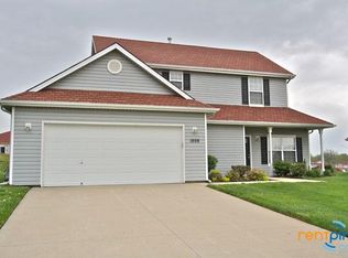 1902 NW 69th St, Kansas City, MO 64151