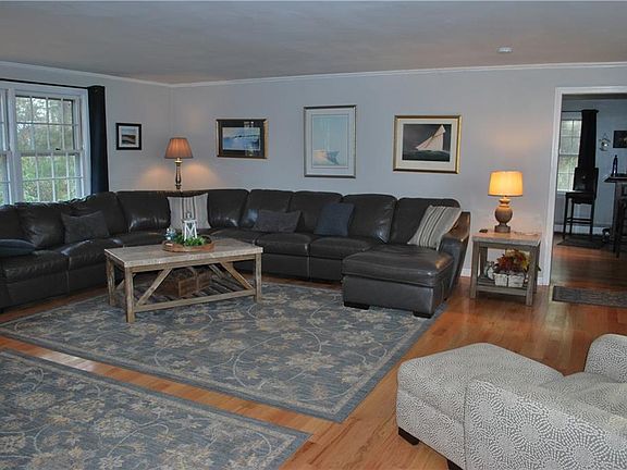 4th image of 45 Louise Luther Dr