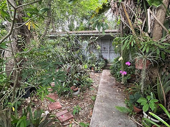 5th image of 8285 SW 47th St