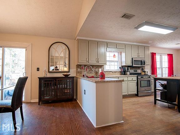 5th image of 3754 Windy Hill Dr SE
