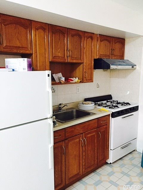 2nd image of 4368 Robinson St #2B