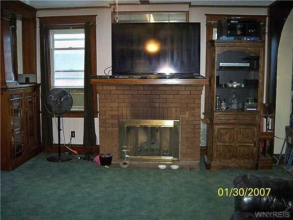 3rd image of 33 Cantwell Dr