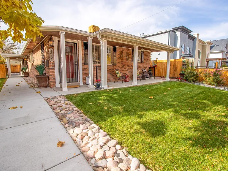 2431 N Humboldt St — Photo 46