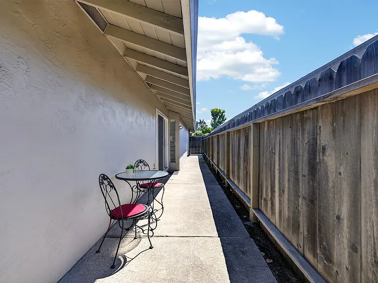 N Morgan Pl — Photo 26