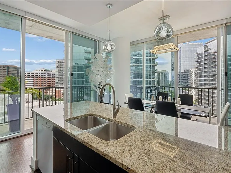 1080 Peachtree St NE #1411 — Photo 37