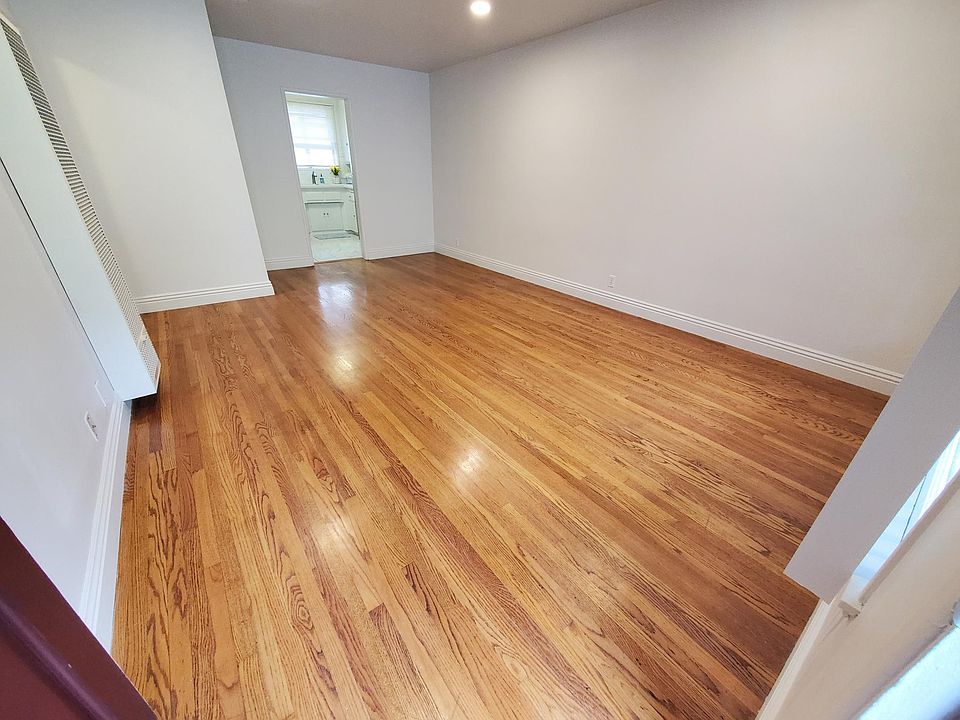 1st image of 1755 E 2nd St #9
