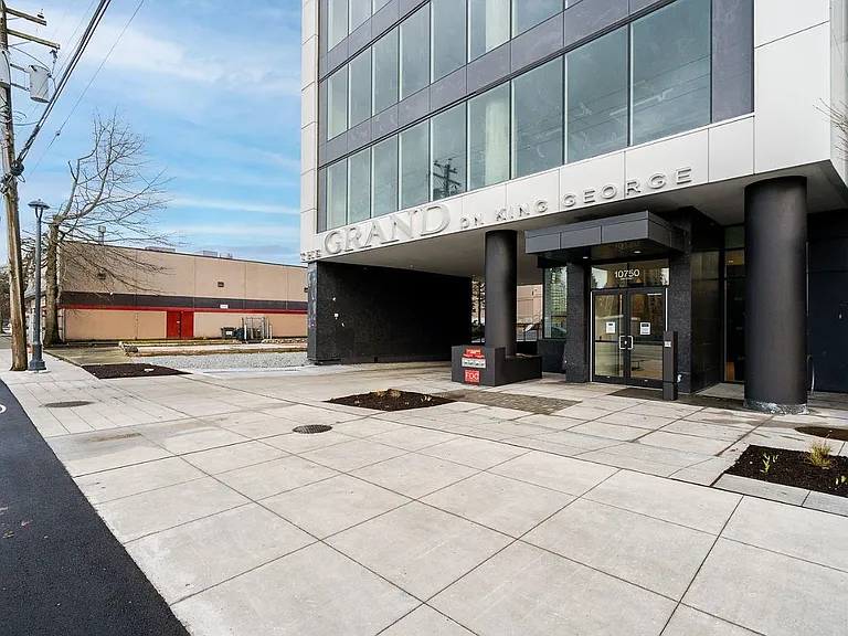 10750 135a St #4205 — Photo 3