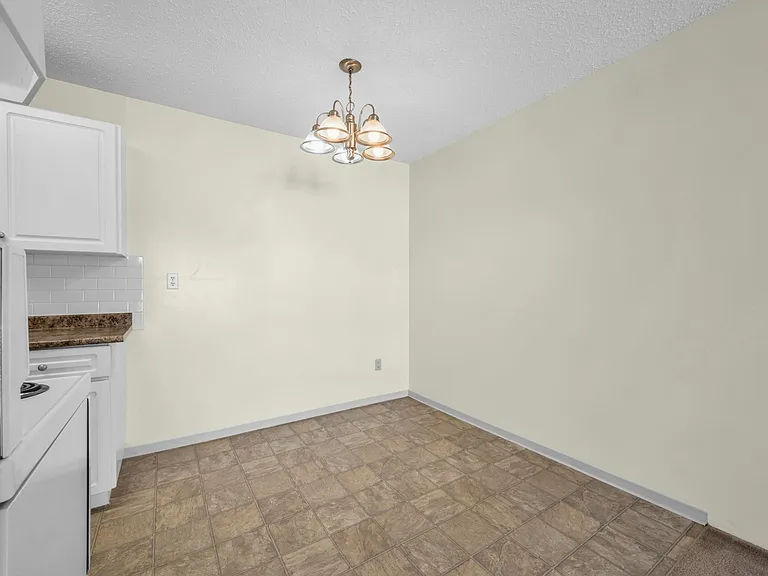 5130 Irving St — Photo 13