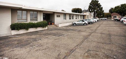 5th image of 790 E Santa Clara St Ste 105