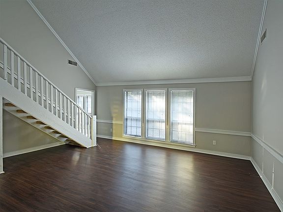 4th image of 8479 Bergen Dr