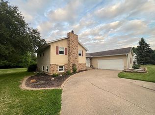 25 Woodcrest Dr, Geneseo, IL 61254