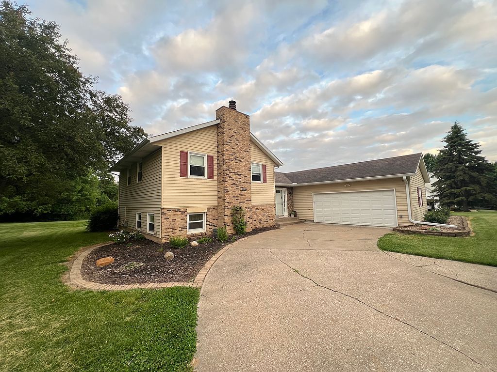 25 Woodcrest Dr - Property Image