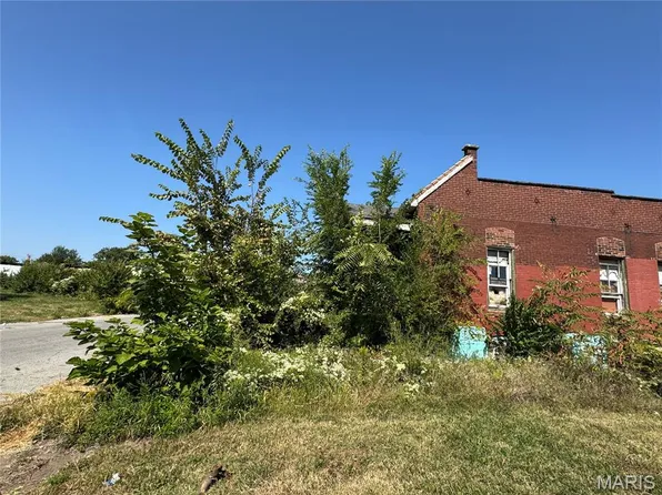 4055 N Market St, Saint Louis, MO 63113