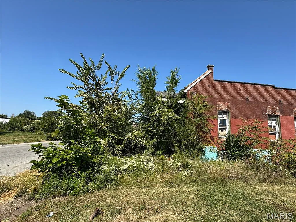 4055 N Market St photo 1
