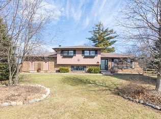 4N011 Locust Ave, West Chicago, IL 60185