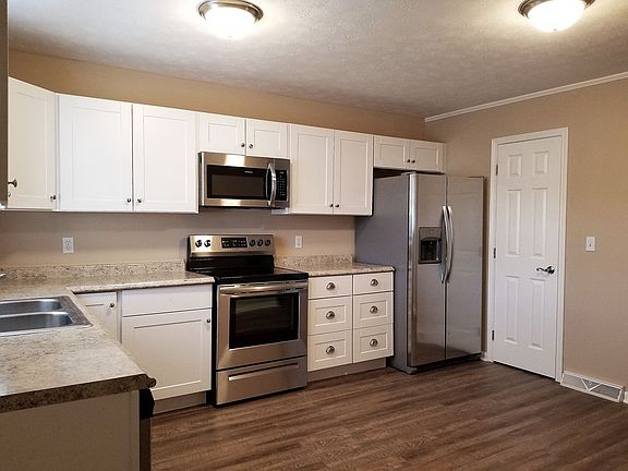 5th image of 962 Beverly Dr #7