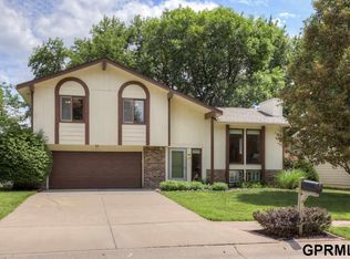 2611 N 129th Cir, Omaha, NE 68164