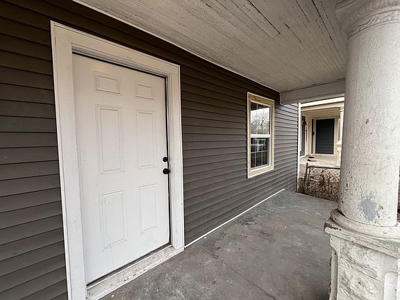 2nd image of 226 N Belleview Pl APT B