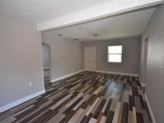 5th image of 714 SE 3rd St #1