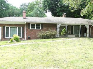 10 Kenwood Dr, Swansea, IL 62226