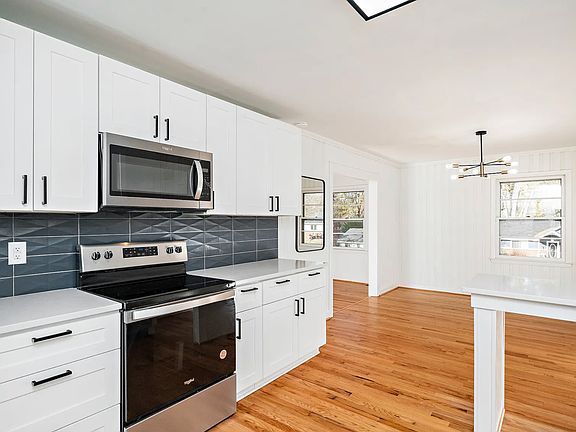 2nd image of 2312 Sheffield Rd