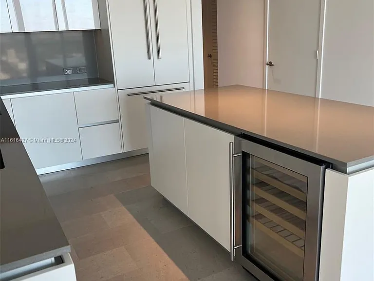 88 SW 7th St #2908 — Photo 5
