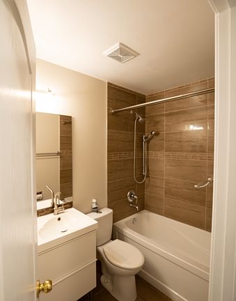 5th image of 4616 37b Ave NW