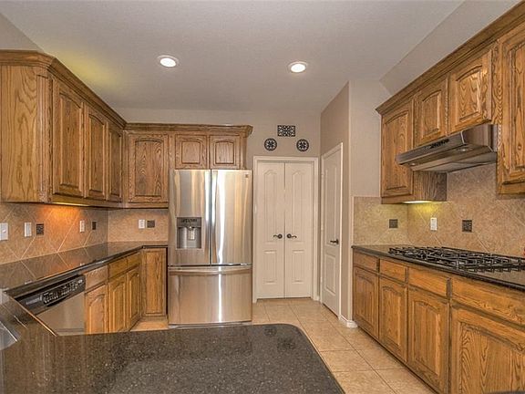 4th image of 13811 Salmon Dr