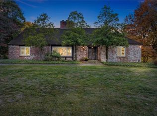 222 Gentry Rd, Coraopolis, PA 15108