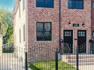 1148 Welling Ct, Astoria, NY 11102
