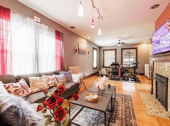 3rd image of 185-187 Mount Vernon Ave