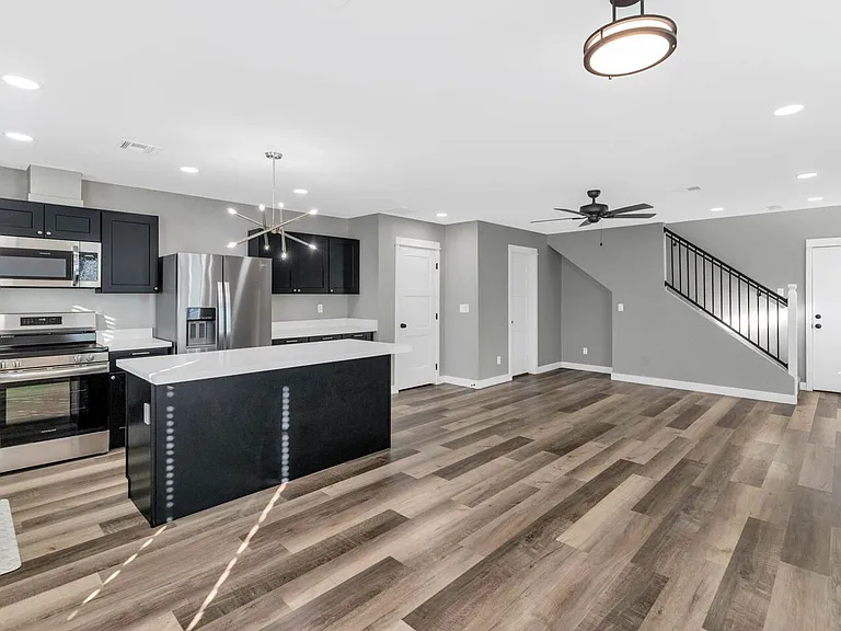 2509 E Broadway Rd #4 — Photo 5