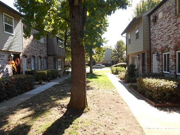 3rd image of 1942 Benita Dr Unit 4