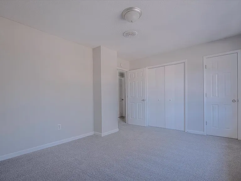 230 W Manchester Rd — Photo 14