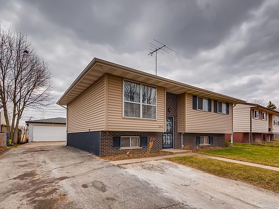 2nd image of 2513 Kennedy Dr