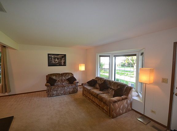 4th image of 211 E Oneida Ave Unit F