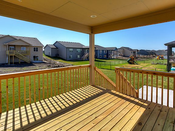 3rd image of 3819 NW Applewood Ct