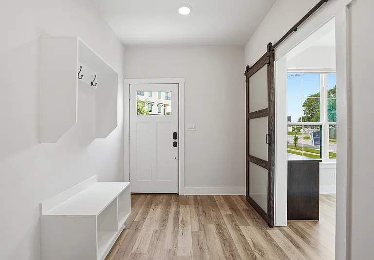 2340 Benbrook Dr — Photo 5