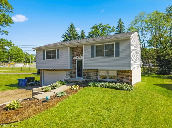 50 Kirby Dr, Akron, OH 44319