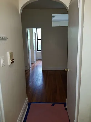 Rented by Monarch Realty Holdings | media 21