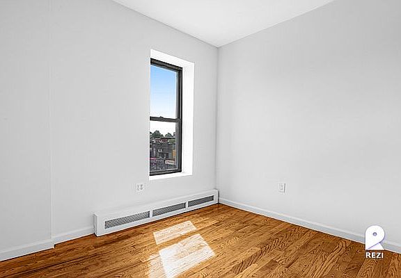 4th image of 879 De Kalb Ave #10