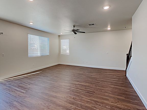 4th image of 6055 Comida Ln