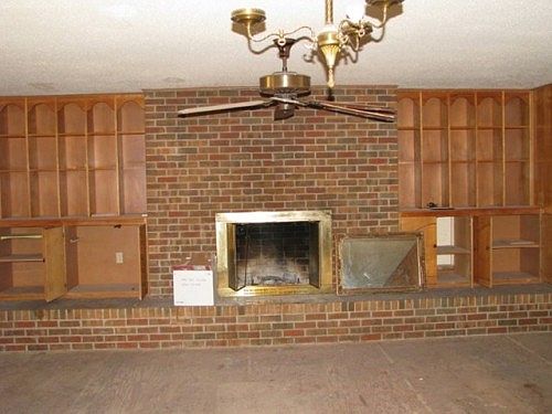 1st image of 802 Hillcrest St