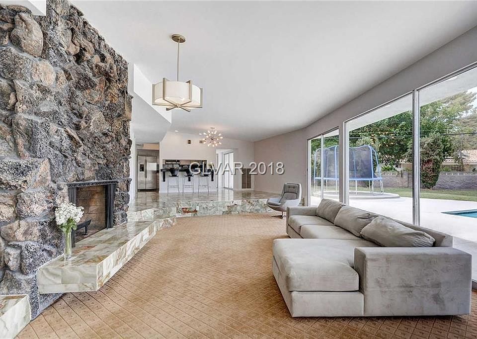 1st image of 3016 Loma Vista Ave