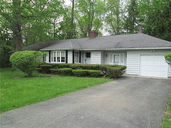 2nd image of 35 Oakwood Ln